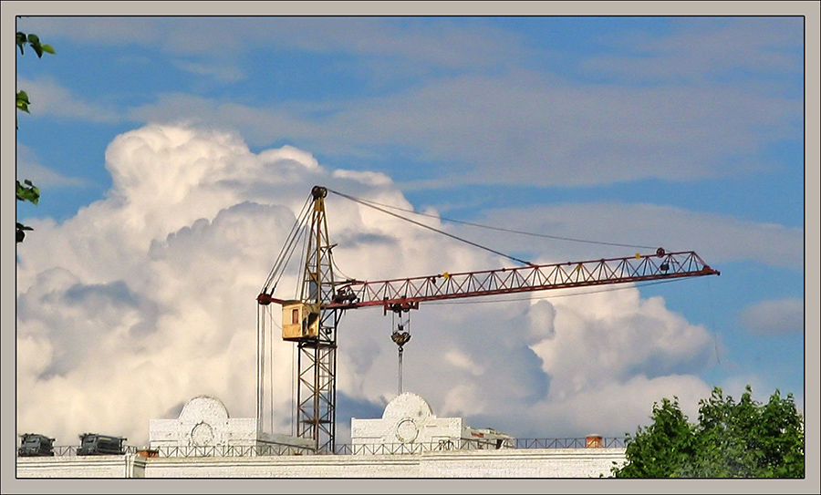 Hoisting Crane